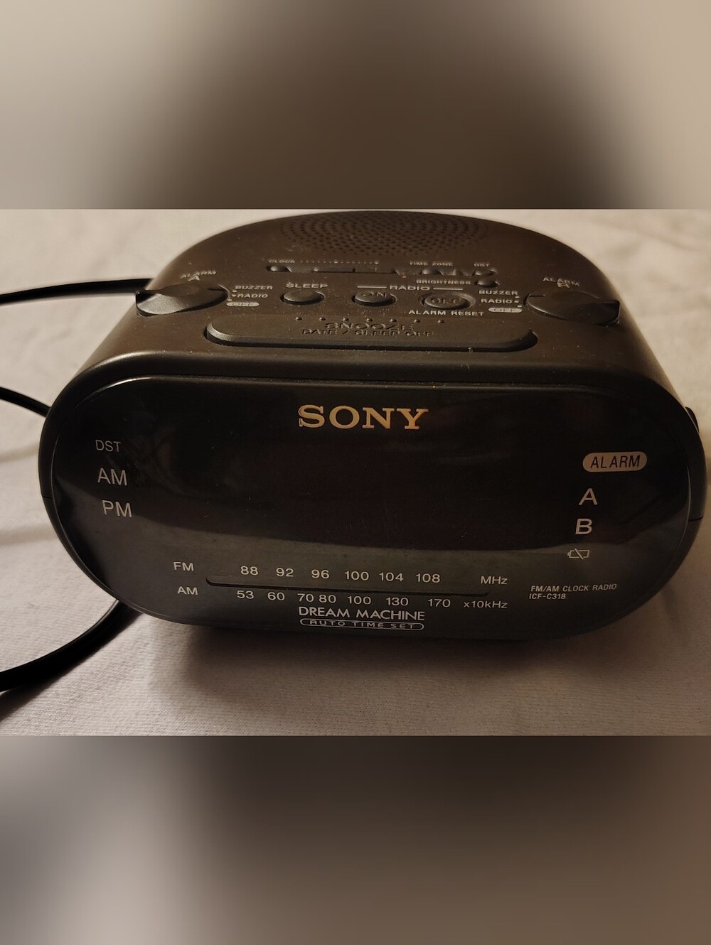 Vintage Sony Alarm Clock w/AM FM Radio